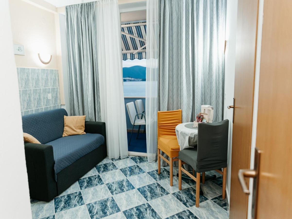 Apartmani Dragobratovic Komarna Εξωτερικό φωτογραφία